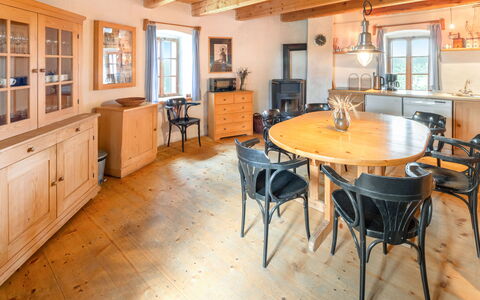 Ruprechtovský Mlýn: Meubles, Cabinetry, Table, Bois, Éclairage, Design Intérieur, Sol, Cuisine, Chaise, Tache De Bois