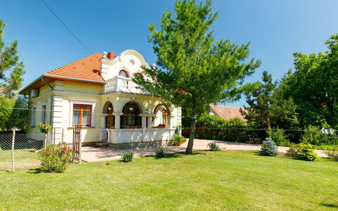 Elisabeta 02: Domicile, Biens, Recours, Piscine, Villa, Hôtel, Balcon, Mobilier De Jardin, Station Balnéaire, Ville Resort