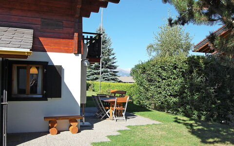 Coucordin: Propriété, Maison, Domicile, Immobilier, Bâtiment, Cour, Arrière-Cour, Herbe, Architecture, Chalet
