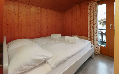 Coucordin: Chambre, Bois, Lit, Design Intérieur, Drap De Lit, Sol, Cadre De Lit, Literie, Plafond, Pièce