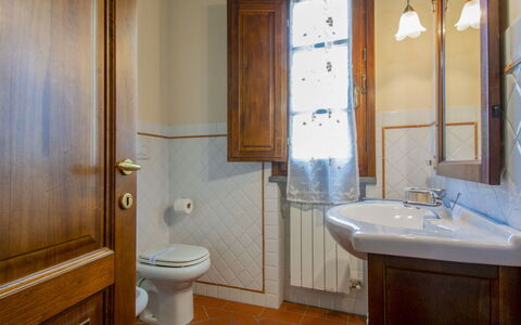 Vinci 36: Luminaire Plomberie, Évier, Propriété, Robinet, Miroir, Lavabo, Salle De Bains, Bois, Violet