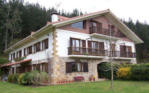 Urdaibai: Maison, Propriété, Domicile, Bâtiment, Immobilier, Biens, Architecture, Zone Résidentielle, Chalet, Toit