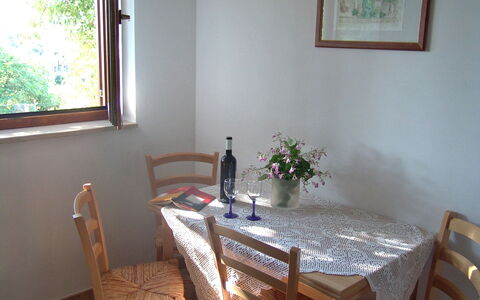 Pula Krnica 102: Pièce, Propriété, Meubles, Salle À Manger, Table, Maison, Bâtiment, Sol, Immobilier, Design Intérieur
