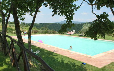 Città Della Pieve 150: Piscine, La Nature, Propriété, Arbre, Herbe, Loisir, Recours, Immobilier, Vacances, Complexe Sportif