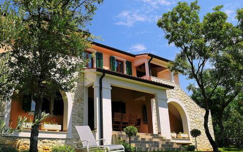 Biljana: Maison, Propriété, Domicile, Bâtiment, Immobilier, Biens, Architecture, Zone Résidentielle, Arbre, Manoir