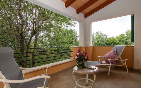 Ana: Propriété, Meubles, Bâtiment, Pièce, Maison, Immobilier, Design Intérieur, Sol, Domicile, Table