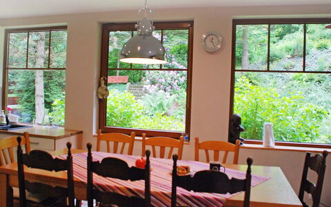 Karpacz Kowary: Pièce, Salle À Manger, Propriété, Meubles, Design Intérieur, Table, Bâtiment, Table Cuisine Et Salle A Manger, Domicile, Fenêtre