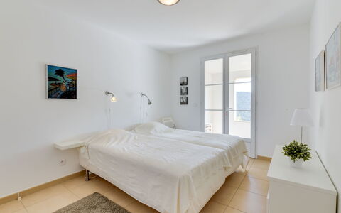 Le Belvédère: Chambre, Pièce, Propriété, Meubles, Lit, Sol, Drap De Lit, Cadre De Lit, Plafond, Design Intérieur