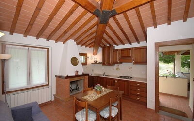 Essenze 1: Propriété, Bâtiment, Pièce, Meubles, Plafond, Maison, Immobilier, Design Intérieur, Domicile, Villa