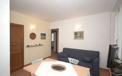 Essenze 2: Pièce, Propriété, Meubles, Bâtiment, Maison, Design Intérieur, Sol, Immobilier, Salon, Confort