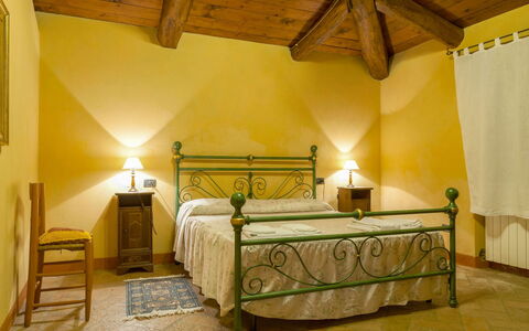 Casa la Primula: Meubles, Design Intérieur, Sol, Lit, Sol, Chambre, Pièce, Linge, Plafond, Cadre De Lit