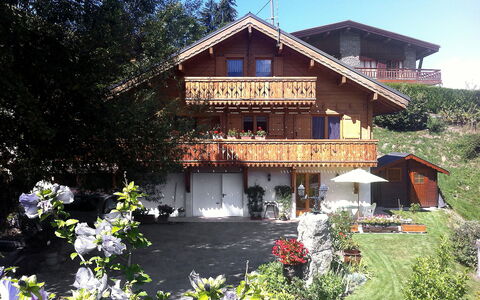 Rubigny: Plante, Bâtiment, Fleur, Ciel, Fenêtre, Arbre, Maison, Végétation, Chalet, Paysage Naturel