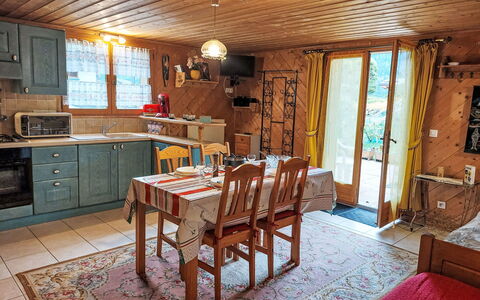 Rubigny: Meubles, Propriété, Cabinetry, Bois, Design Intérieur, Sol, Chaise, Sol, Salon, Tache De Bois
