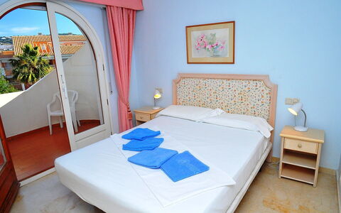 San Esteban: Chambre, Lit, Meubles, Pièce, Propriété, Drap De Lit, Cadre De Lit, Matelas, Design Intérieur, Matelas