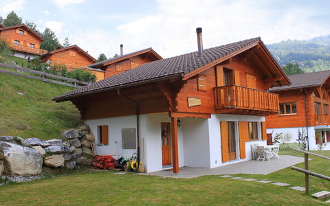 Elorian: Propriété, Maison, Bâtiment, Chalet, Domicile, Toit, Immobilier, Ferme, Biens, Façade