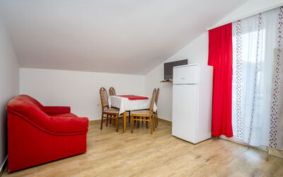 Logement:&nbsp;Hilde Red 101.9