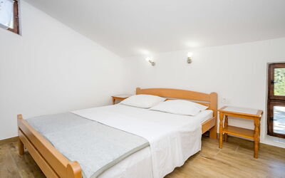 Logement:&nbsp;Hilde Red 101.9