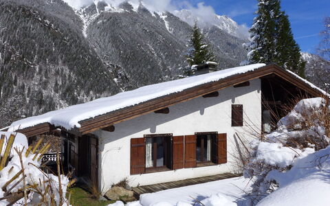 L'Piri: Neige, Ciel, Plante, Bâtiment, Nuage, Montagne, Propriété, Fenêtre, Arbre, Maison