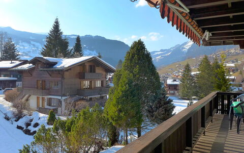 Chalet Spassvogel: Nuage, Ciel, Jour, Montagne, Propriété, Neige, Bâtiment, Arbre, Fenêtre, Maison