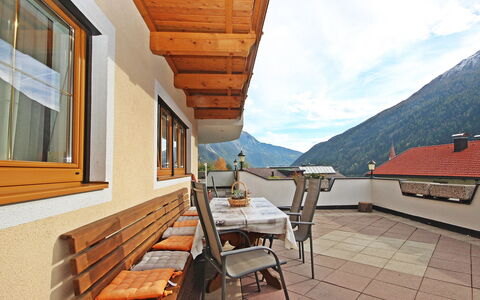Christian: Propriété, Bâtiment, Pièce, Maison, Immobilier, Domicile, Design Intérieur, Meubles, Plafond, Architecture