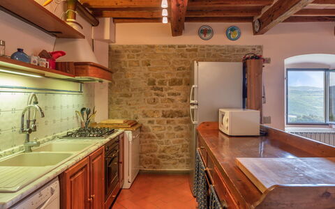 Villa Monteloro: Comptoir, Pièce, Propriété, Meubles, Cuisine, Cabinetry, Bâtiment, Sol, Design Intérieur, Évier