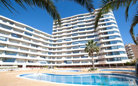 Turquesa Beach 03: Ciel, L'Eau, Bâtiment, Jour, Propriété, Bleu, Bleu Azur, Plante, Arbre, Plan D'Eau