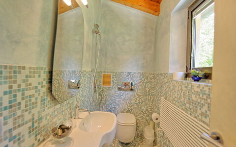 Casa Lucia: Salle De Bains, Pièce, Propriété, Design Intérieur, Tuile, Architecture, Bâtiment, Immobilier, Maison, Sol