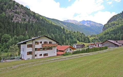 Wiese: Montagnes Relief, Montagne, Chaîne De Montagnes, Village De Montagne, Station De Montagne, Montagnes, Propriété, Paysage Naturel, Alpes, Zone Rurale