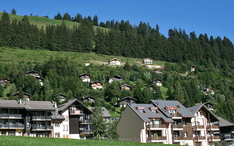 Moléson-Sur-Gruyères 400: Ciel, Bâtiment, Propriété, Plante, Écorégion, Montagne, Paysage Naturel, La Nature, Vert, Maison