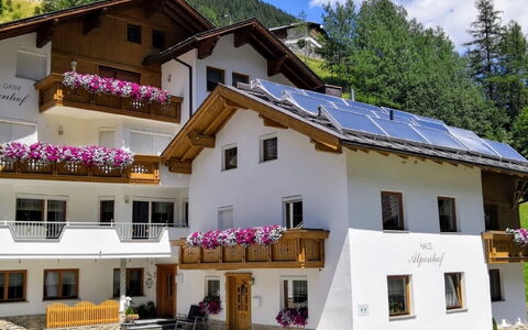 Kappl 150: Ciel, Plante, Bâtiment, Jour, Propriété, Fenêtre, Arbre, Architecture, Design Urbain, Loisir