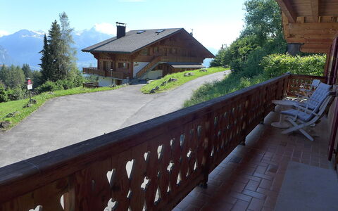 Saint Piran: Ciel, Plante, Propriété, Bâtiment, Bois, Arbre, Maison, Montagne, Chalet, Loisir