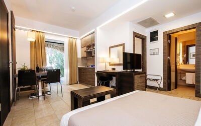 Zaton Holiday Resort 100.17: Pièce, Propriété, Meubles, Design Intérieur, Bâtiment, Suite, Chambre, Plafond, Immobilier, Sol
