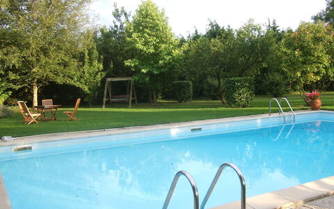 Les Londes: L'Eau, Plante, Ciel, Piscine, Arbre, Ombre, Rectangle, Loisir, Paysage, Composite