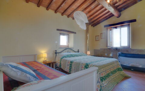Casalini: Chambre, Pièce, Propriété, Lit, Meubles, Drap De Lit, Plafond, Bâtiment, Literie, Immobilier