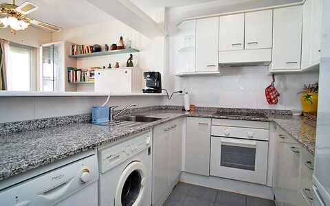 Cambrils 180: Propriété, Pièce, Cuisine, Comptoir, Cabinetry, Meubles, Principaux Appliance, Design Intérieur, Bâtiment, Maison