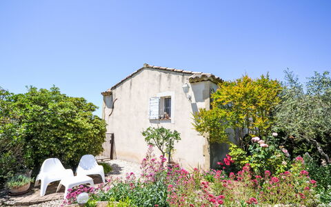 La Fabrique: Fleur, Arbuste, Maison, Porte, Chalet, Jardin, Printemps, Cour, Aménagement Paysager