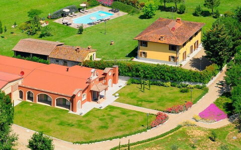 Podere Sant'angelo: Propriété, Maison, Zone Rurale, Bâtiment, Biens, Domicile, Photographie Aérienne, Paysage, Immobilier, Ferme