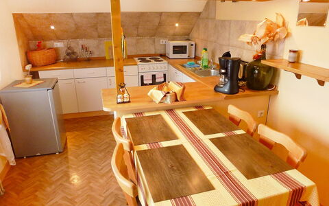 Allmendgasse: Pièce, Propriété, Sol, Design Intérieur, Meubles, Table, Dur, Maison, Salon, Bâtiment