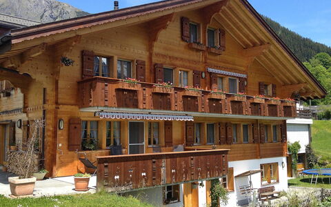 Ufem Stutz: Propriété, Maison, Bâtiment, Immobilier, Domicile, Biens, Toit, Façade, Ferme, Chalet