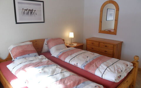 Ufem Stutz: Chambre, Pièce, Lit, Meubles, Drap De Lit, Propriété, Cadre De Lit, Literie, Mur, Sol