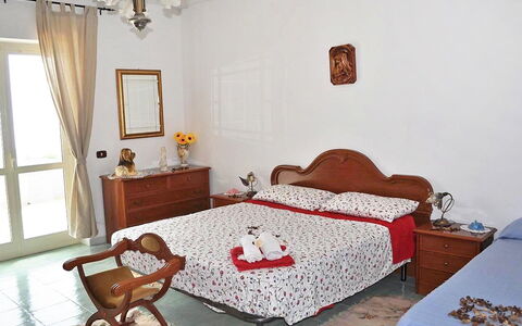 Dea Afrodite: Chambre, Meubles, Pièce, Drap De Lit, Lit, Propriété, Literie, Design Intérieur, Cadre De Lit, Plafond