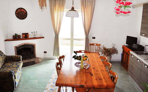 Dea Afrodite: Pièce, Salle À Manger, Propriété, Design Intérieur, Meubles, Bâtiment, Sol, Plafond, Table, Maison