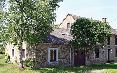 Gîte Rural Mamijana: Propriété, Maison, Domicile, Bâtiment, Chalet, Arbre, Immobilier, Zone Résidentielle, Architecture, Zone Rurale