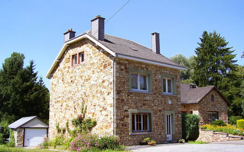Vielsalm: Plante, Ciel, Bâtiment, Fenêtre, Arbre, Maison, Lot Terre, Chalet, Zone Résidentielle