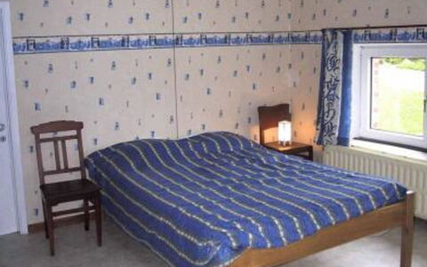 Vielsalm: Chambre, Lit, Meubles, Pièce, Propriété, Drap De Lit, Cadre De Lit, Mur, Matelas, Sol