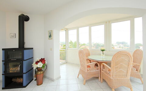 B&B: Pièce, Propriété, Meubles, Bâtiment, Sol, Design Intérieur, Maison, Immobilier, Architecture, Table