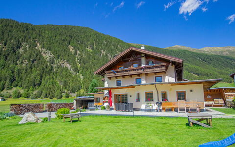 Schmittnhof: Ciel, Montagne, Plante, Nuage, Bâtiment, Fenêtre, Écorégion, Vert, Paysage Naturel, Lot Terre