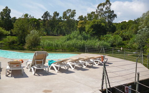 Grimaud 119: Ciel, Nuage, Plante, L'Eau, Piscine, Arbre, Ombre, Lot Terre, Mobilier De Jardin, Loisir
