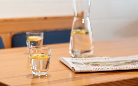 Koralle: Table, Vaisselle, Drinkware, L'Eau, Bar, Verres À Pied, Bois, Boisson Alcoolisée