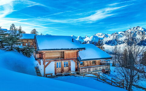 Nendaz 244: Nuage, Ciel, Bâtiment, Bleu, Neige, Bleu Azur, Monde, Paysage Naturel, Montagne, Pente